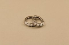 Náušnice- kruhy- biely opál- zacvakávacie- rhódiované striebro