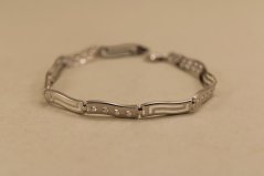 Náramok- platničky-číre zirkóny-grécky vzor- biele zlato- 14 karátov