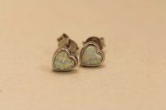 Náušnice - srdiečka - opál - puzetky - striebro