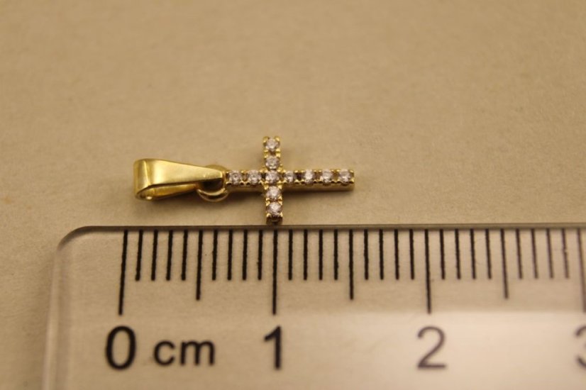 Zlatý prívesok-krížik-žlté zlato-číre zirkóny-14K