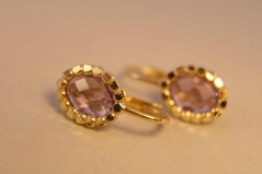 Náušnice--fialový kameň-patent-žlté zlato-14 karátov