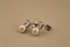 Náušnice- perla- číry zirkón- puzetky- chirurgická oceľ- 316/L