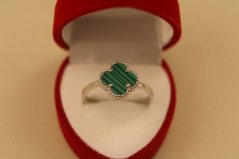Prsteň-ďatelinka-zelený malachit-rhodium-striebro