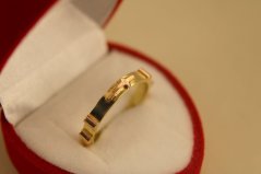 Prsteň- ruženec- vystupený krížik- kombinované zlato- 14 karátov