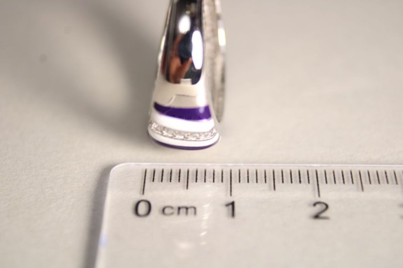 Prsteň-biely-fialovým smalt- číre zirkóny-rhodium-striebro