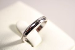 Prsteň- tvar hladkej obrúčky- rhódiované striebro