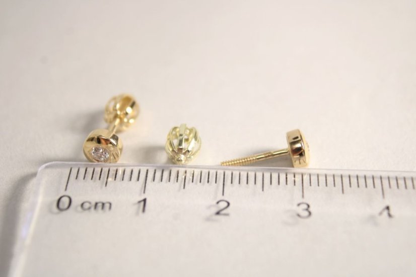 Zlaté naušnice okrúhle brilianty 0,10 ct G-H/SI, žlté zlato, šrúbky, 1,40 g, 14K 585/1000