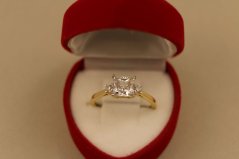 Prsteň- číre zirkóny- žlté zlato- 14 karátov