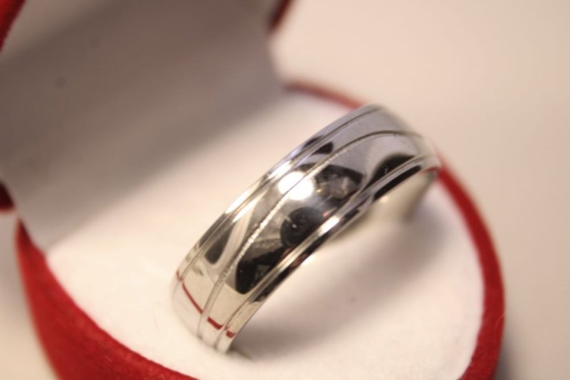 Prsteň- obrúčka v hladkom prevedení- chirurgická oceľ