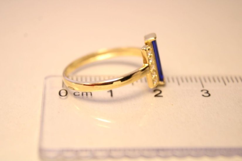 Zlatý prsteň modrý kameň, číre zirkóny, žlté zlato, veľkosť 58, 1,53 g, 14 karátov, 585/1000