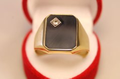Zlatý prsteň s ónyxom, číry zirkón, viacfarebné zlato, veľkosť 72, 7,44 g, 14K, 585/1000