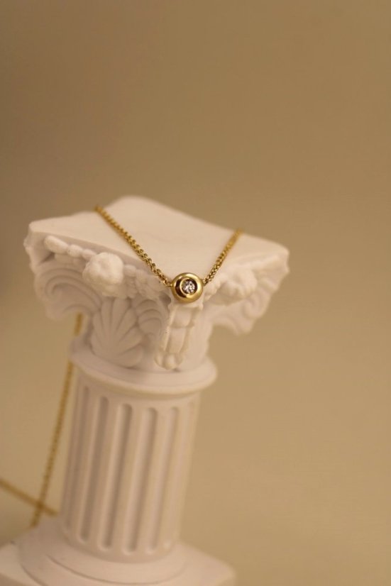 Retiazka - celebritka- diamant- 0,03 ct- žlté zlato- 14 karátov
