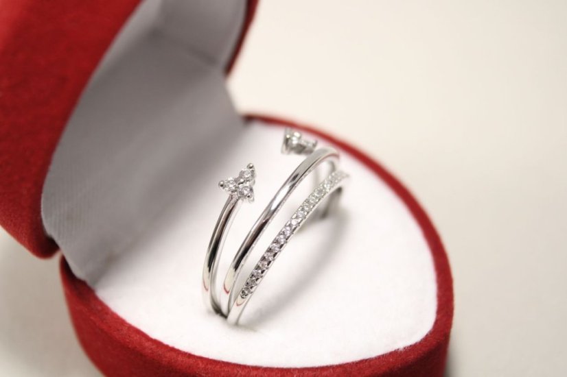 Strieborný trojitý prsteň so zirkónmi, rhodium, veľkosť 57, 2,77 g, 925/1000