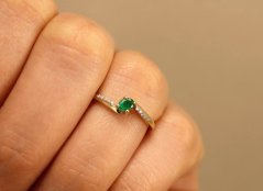 Prsteň - Smaragd - brilianty 0,04 ct - žlté zlato - 14 karátov