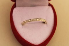 Prsteň-štýl eternity- diamanty- žlté zlato- 14 karátov