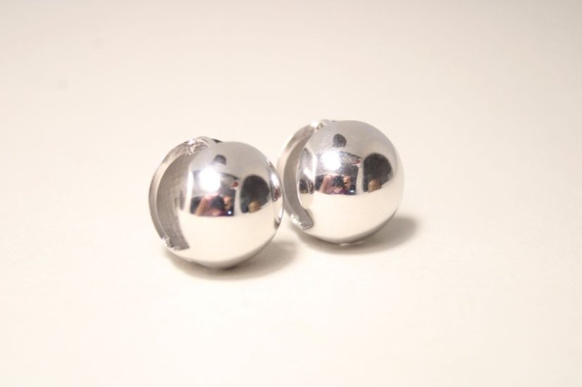 Strieborné náušnice v guľatom tvare, rhodium, zacvakávacie zapínanie, 7,67 g, 925/1000
