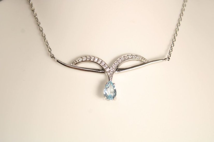 Strieborná celebritka s modrým Topásom a čírymi zirkónmi, rhodium, 44-47 cm, 3,33 g, 925/1000
