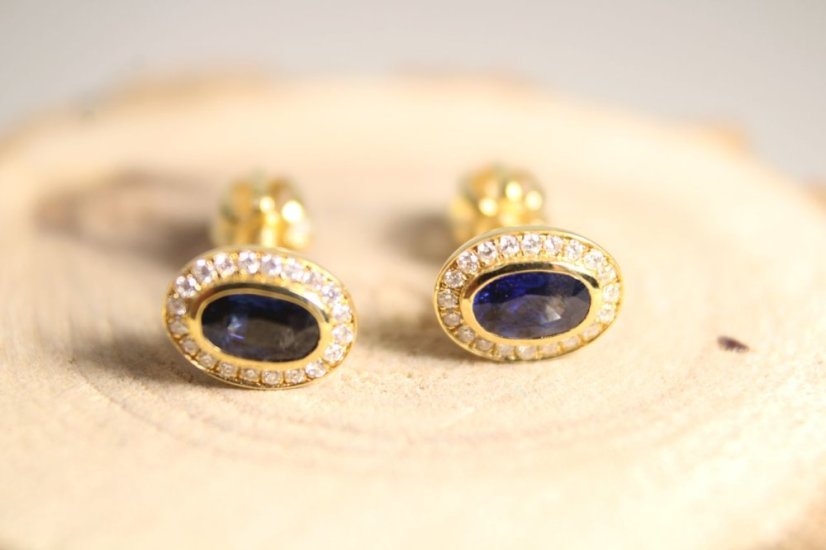 Zafírové a diamantové náušnice, žlté zlato, diamanty 0,10 ct, šrúbky, 1,80 g, 14K 585/1000