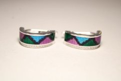 Strieborné rhódiované naušnice zdobené farebným smaltom a čírymi zirkónmi, francúzske zapínanie, 5,44g, 925/1000