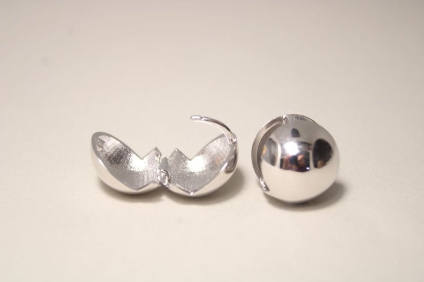 Strieborné náušnice v guľatom tvare, rhodium, zacvakávacie zapínanie, 7,67 g, 925/1000