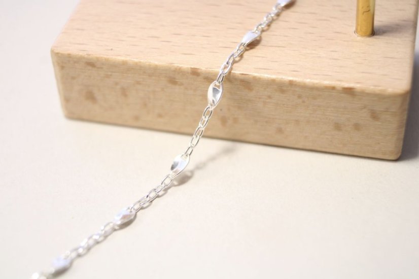 Strieborný náramok s oválnymi platničkami, 17 cm, 1,52 g, 925/1000