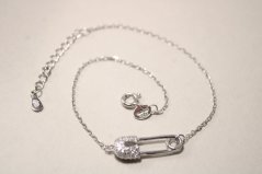 Dámsky strieborný náramok spínací špendlík, rhodium, číre zirkóny, 17-20,5 cm, 1,87 g, 925/1000
