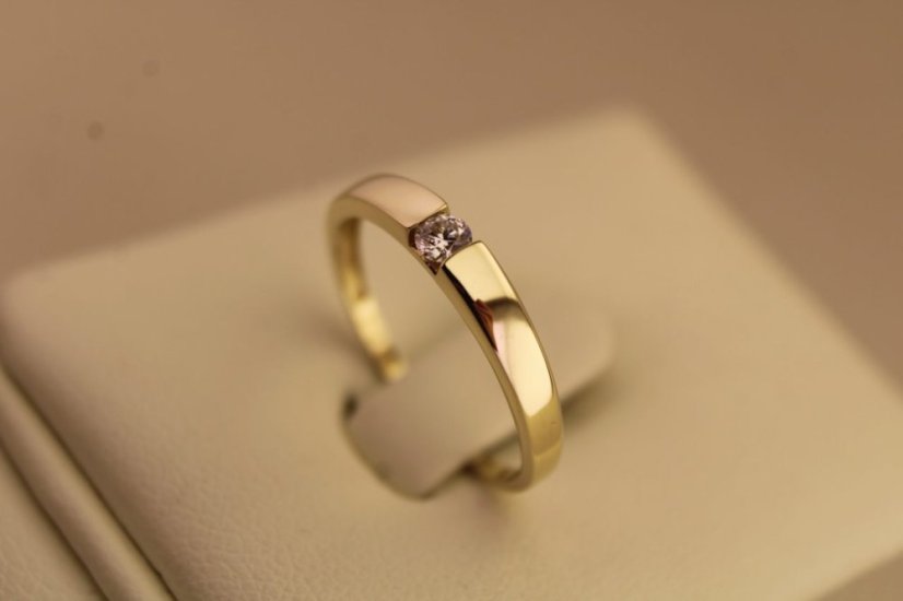 Prsteň- briliant- H/Si2- žlté zlato- 14 karátov