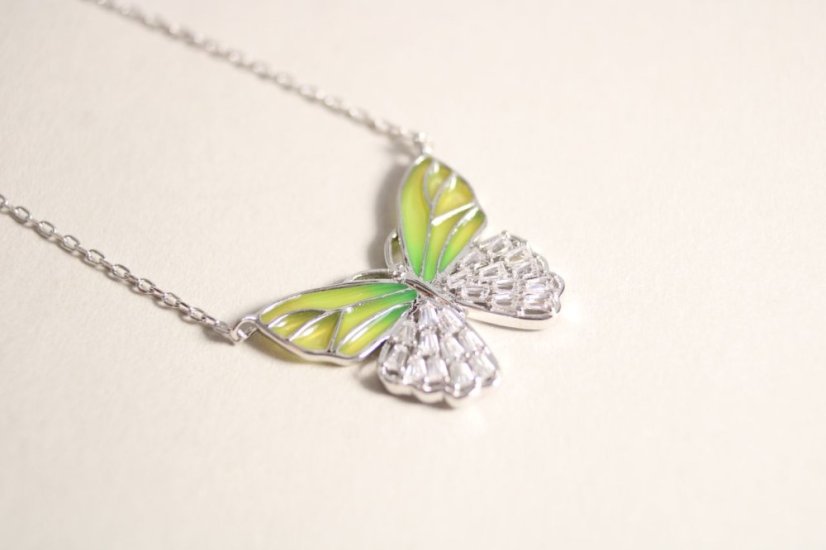 Retiazka-motýľ- číre zirkóny- farebný smalt-rhodium-striebro