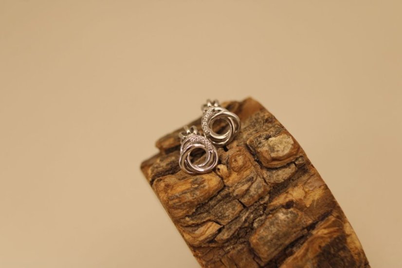 Zlaté náušnice - diamanty 0,02 ct -  G-H/Si - biele zlato - šrúbky - 14K