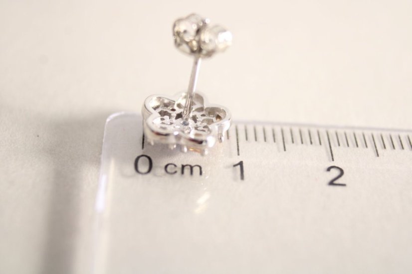 Strieborné náušnice v tvare kvetinky, číre a farebné zirkóny, rhódium, puzetové zapínanie, 1,73g, 925/1000
