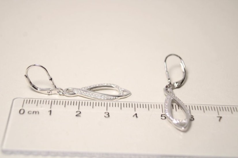 Nadčasové visiace náušnice s čírymi zirkónmi, rhodiované striebro, 2,98 g, 925/1000