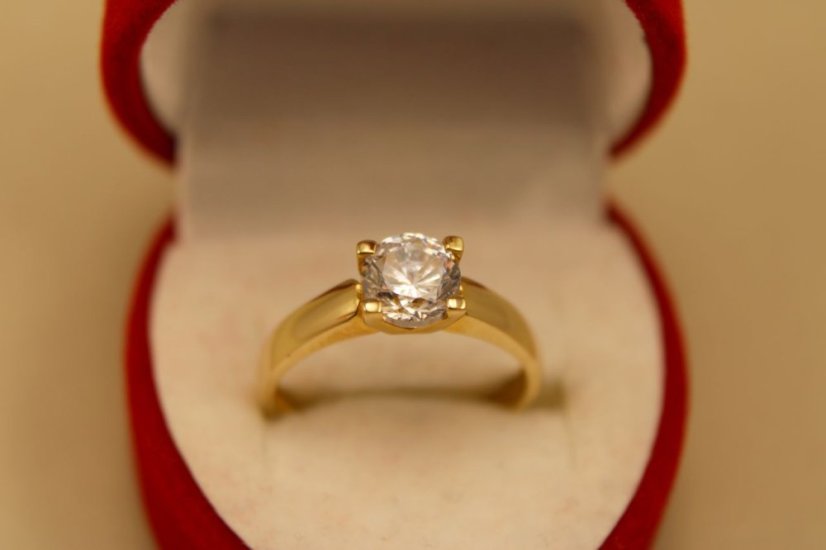 Zlatý prsteň, žlté zlato, číry zirkón 14k 585/1000