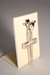 Prívesok-vyrezávaný kríž- rhodium-striebro
