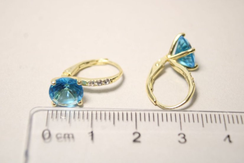 Pozlátené strieborné náušnice s modrými zirkónmi, klasické zapínanie, 2,19 g, 925/1000 - Materiál: Pozlátené striebro, Druh kameňa: FAREBNÝ ZIRKÓN, Farba kameňa: Modrý, Váha (g): 2,19, Rýdzosť: STRIEBRO 925/1000
