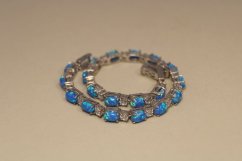Náramok-modrý opál-číre zirkóny-rhodium-striebro