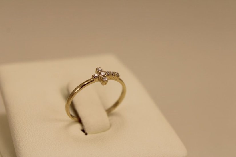 Prsteň s krížikom - číre zirkóny - žlté zlato - 14 karátov