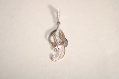 Prívesok-tvar vĺn-bielo rúžové zlato-číre zirkóny-14 karátov