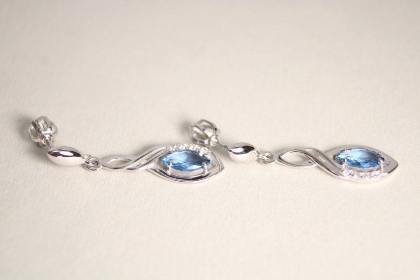 Náušnice- akvamarínový zirkón- šrúbky- biele zlato- 14 karátov