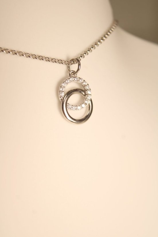 Strieborná celebritka prepojené kruhy s kamienkami, rhodium, 42-45 cm, 3,65 g, 925/1000