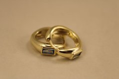 Náušnice- kruhy- modrý zirkón- zacvakávacie- pozlátené striebro