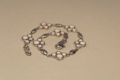 Náramok-biely opál-labky-rhodium-striebro