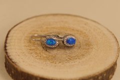 Náušnice - modrý syntetický opál - číre zirkóny - patent - striebro