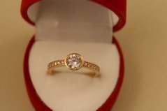 Prsteň- číre zirkóny- rúžové zlato- 14 karátov