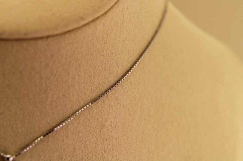 Zlatá celebritka - Zirkonový kruh s červeným zirkónom - Biele zlato -14k