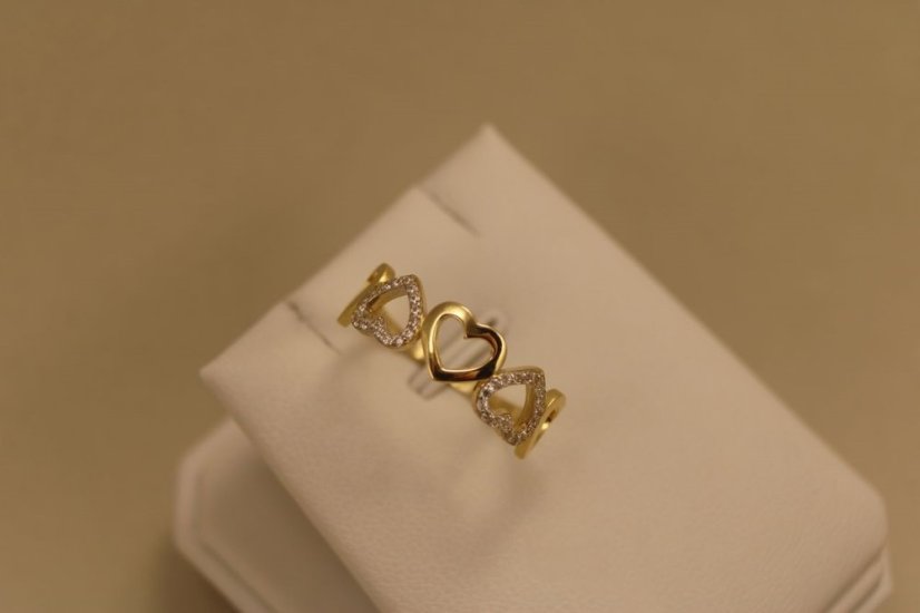 Prsteň- srdiečka- číre zirkóny- žlté zlato- 14 karátov