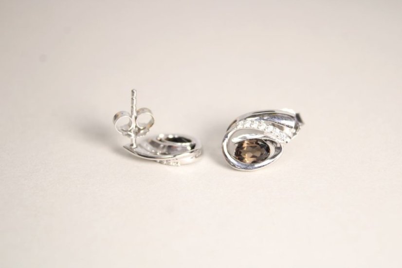 Strieborné náušnice s hnedo-šedým kremeňom a čírymi zirkónmi, rhodium, napichovačky, 2,38 g, 925/1000