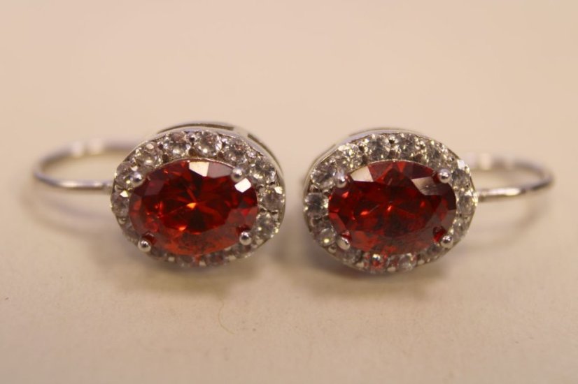 Náušnice-červený kameň-číre zirkóny-patent-rhodium