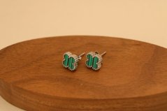 Náušnice - ďatelinka - syntetický malachit - puzetky - oceľ - 316/L