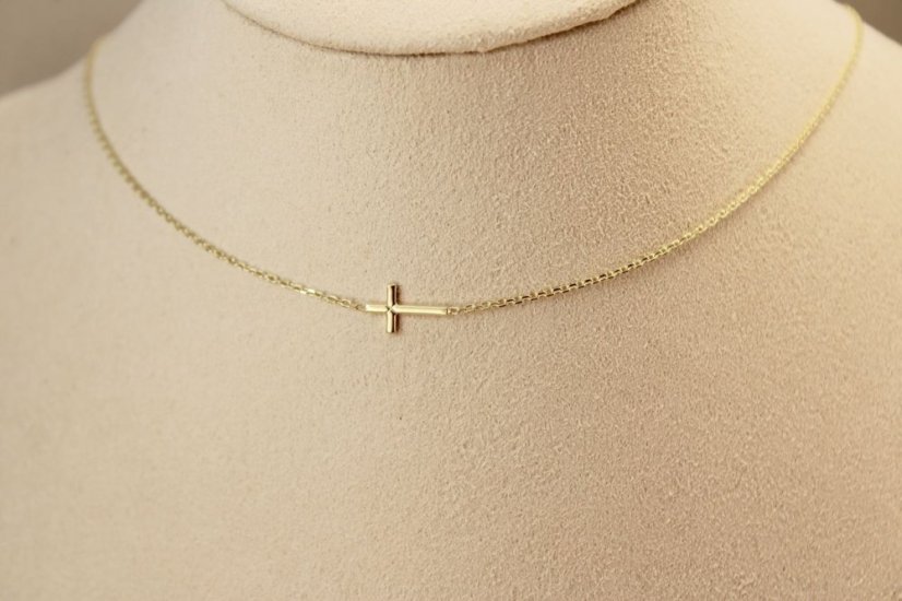 Celebritka-Krížik-Anker-Žlté zlato-14k
