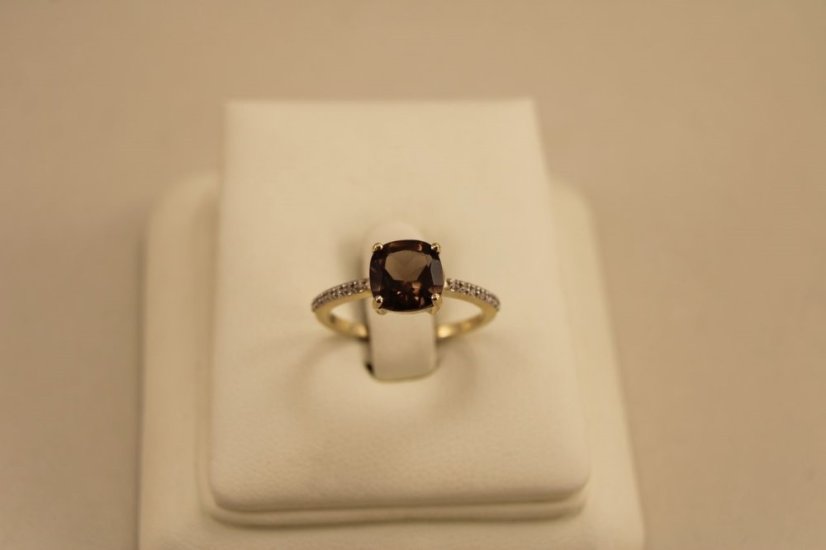 Prsteň - dýmový kremeň "smoky quartz" 2,00 ct - diamanty 0,07 ct SI2-H - žlté zlato - 14K